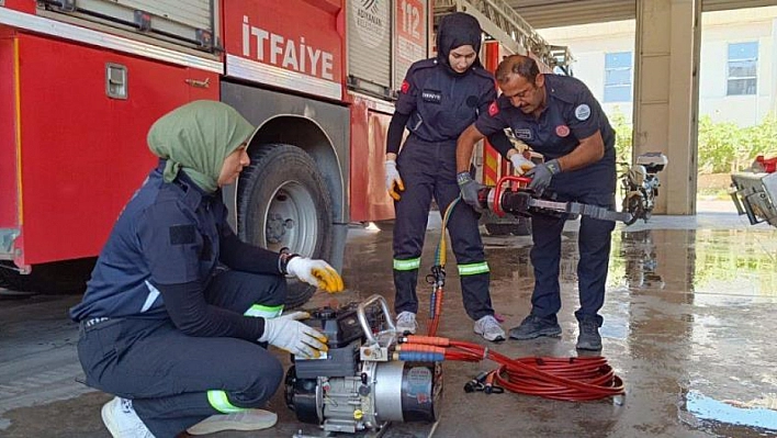 Kadın itfaiyecilerden cesaret dolu staj dönemi