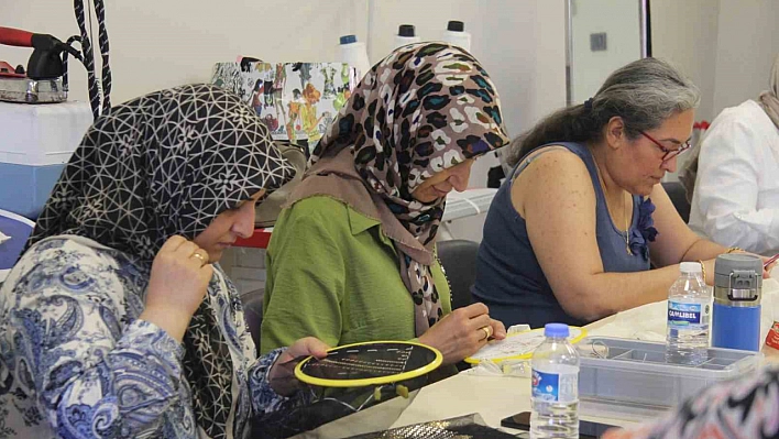 Kadınlar tel kırma sanatıyla aile ekonomisine katkı sağlıyor