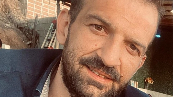 Kafa dinlemek için kaybolmuş