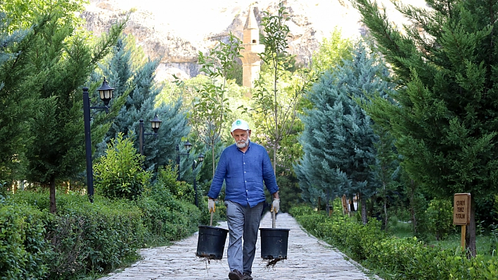 Kahramanmaraş, Sivas, Malatya... Gittiği Her Yerde Gözyaşı Döküyor