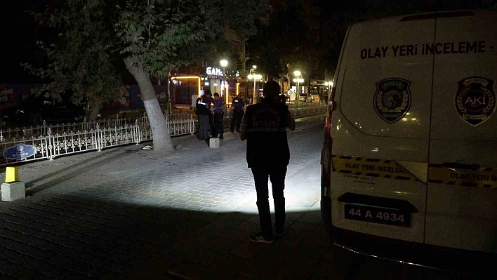 Battalgazi'de Silahlı Saldırı: Kaldırımda Yürürken Topuğunda Vuruldu