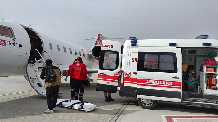 Kalp Hastası Çocuk Ambulans Uçakla İzmir'e Sevk Edildi