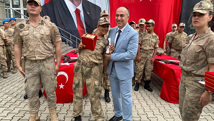 Kamuflaj giyen engelli gençler yemin etti