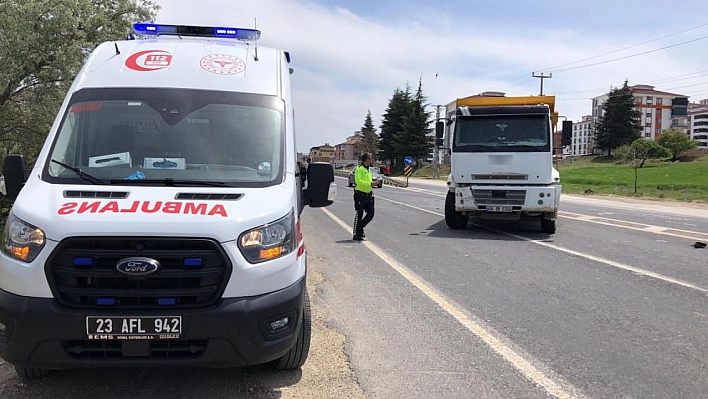 Kamyon ile otomobil çarpıştı: 1 yaralı