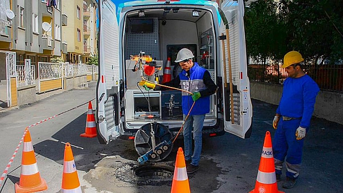 Kanalizasyon hatları temizleniyor