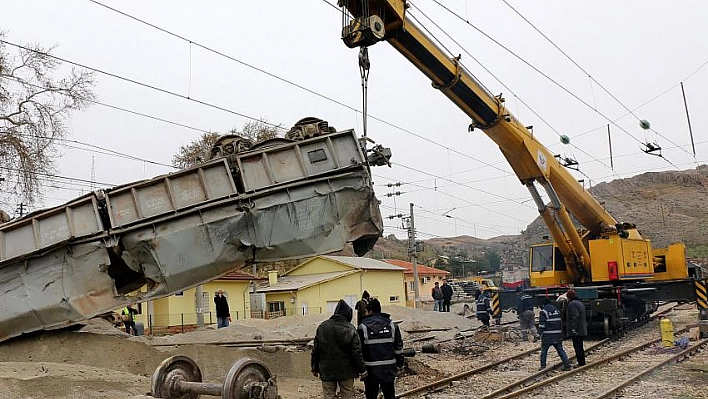 Kapanan demir yolu için çalışmalar sürüyor