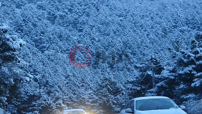 Kar yurda giriş yaptı İstanbul, Kocaeli, Bolu kara teslim oldu