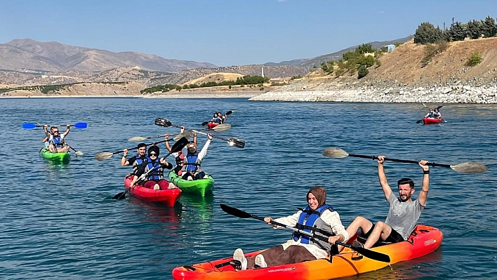 Karakaya Barajı'nda Kano Keyfi: Malatya'da spor ve doğa bir arada