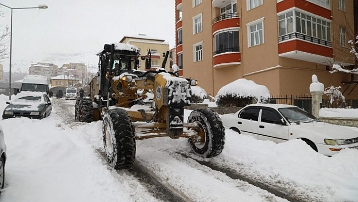 Vatandaşlara kumanya dağıtıldı