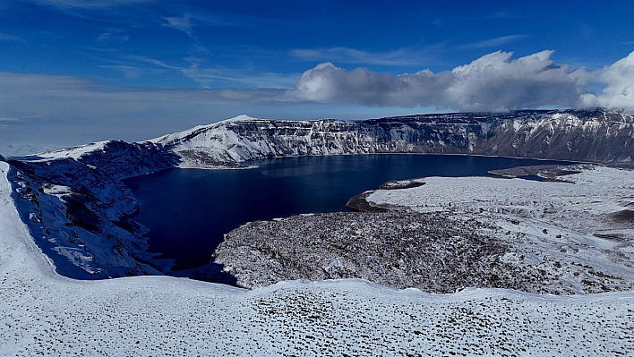 Karla Kaplanan Nemrut Krater Gölü'nden Muhteşem Manzaralar