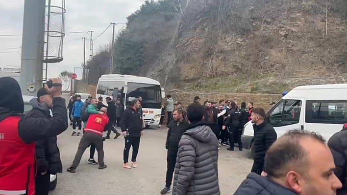 Kars 36 Spor kafilesine taraftarlardan saldırı!