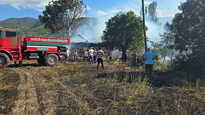 Kastamonu'da üç samanlık ve ekin tarlası yandı