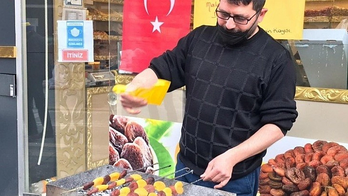 Kayısıdan kebap