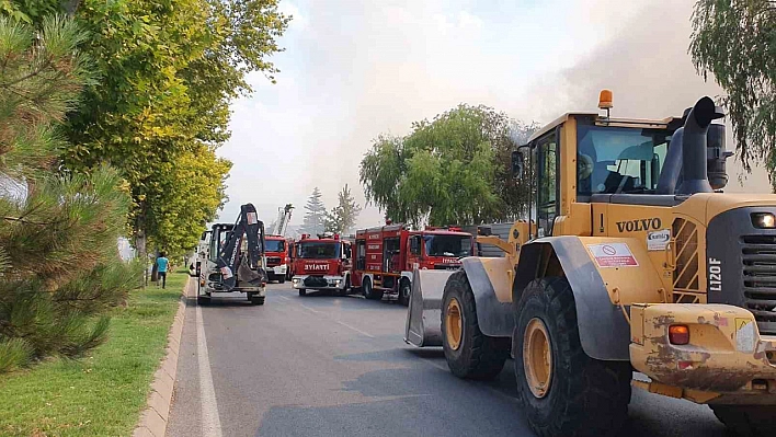 Kağıt fabrikasında yangın