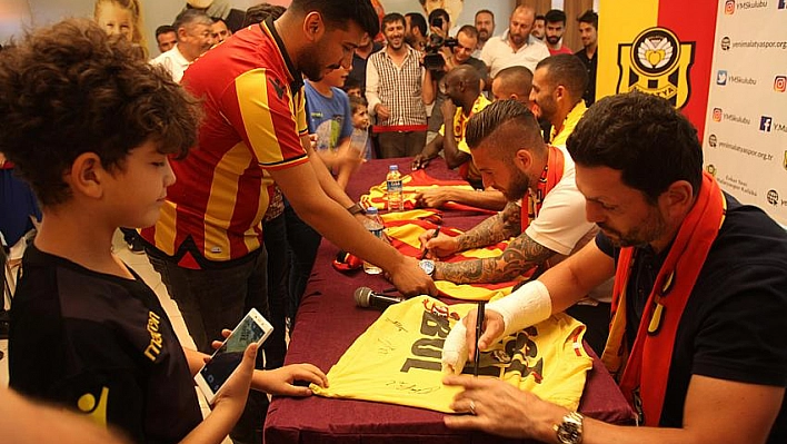 Futbolculara yoğun ilgi 