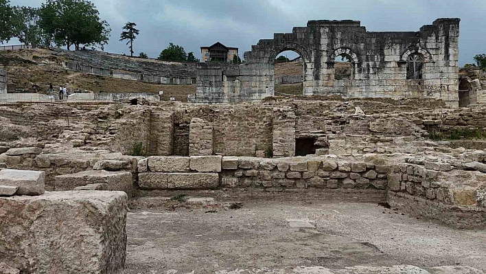 Kazmayı vurdukça tarih çıkıyor