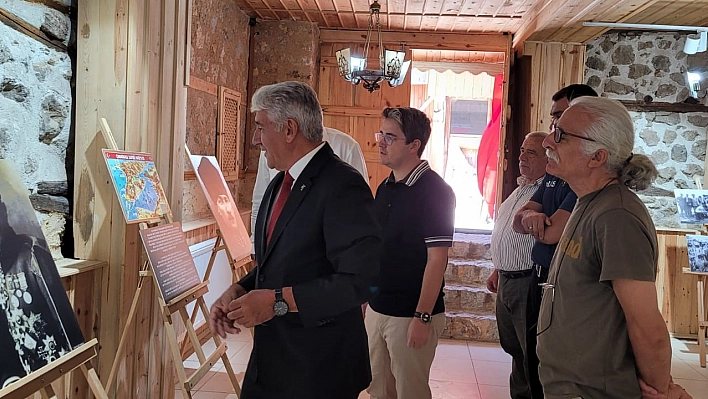Kemaliye'de 'Atatürk ve Çanakkale Muharebeleri' konulu fotoğraf sergisi