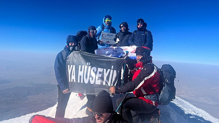 Kerbela şehitlerini Ağrı Dağı'nın zirvesinde andı