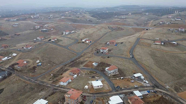 Kıraç Mahallesi'ne Yeni Yol Müjdesi: Çamurlu Yollar Son Buldu!