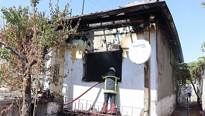 Kiracı evi yakıp kaçtı