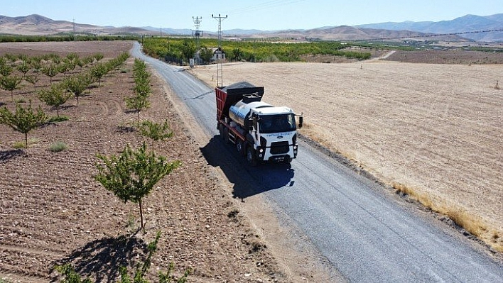 Kırsalda asfaltsız yol kalmıyor