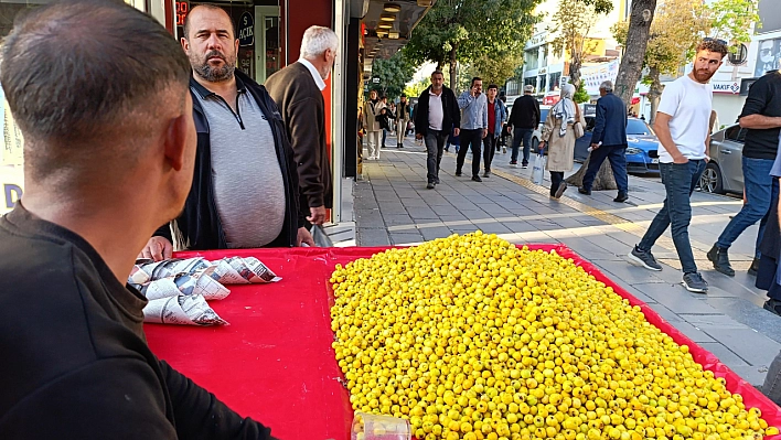 Kışın Habercisi Alıç, Tezgahlarda Yerini Aldı