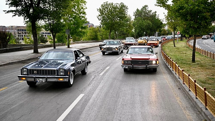 Klasik otomobiller görücüye çıktı