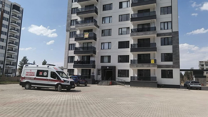 Komşuların 'çöp kokusu' kavgası: 2 yaralı