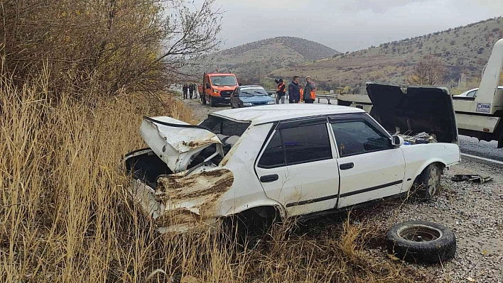 Kontrolden çıkan otomobil kaza yaptı