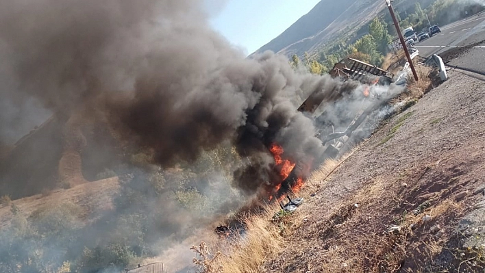 Kontrolden çıkan tır şarampole yuvarladı: 1 yaralı