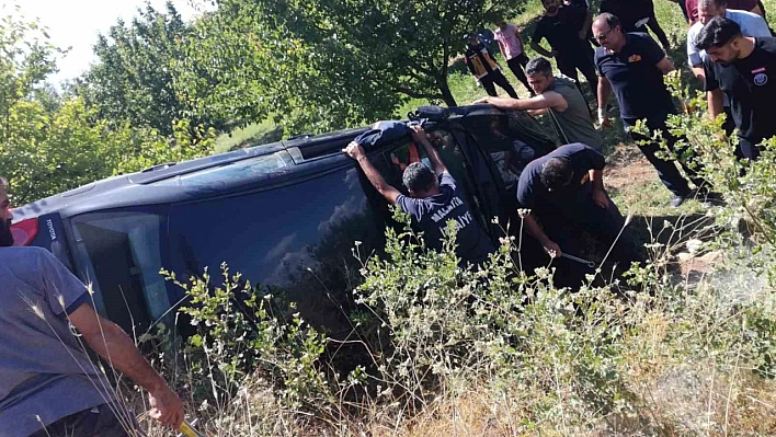 Malatya'da Otomobil Devrildi