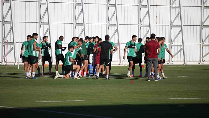 Konyaspor Galatasaray'ı Karşılayacak