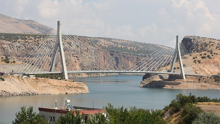 Köprüden deprem sonrası 400 bin araç geçti