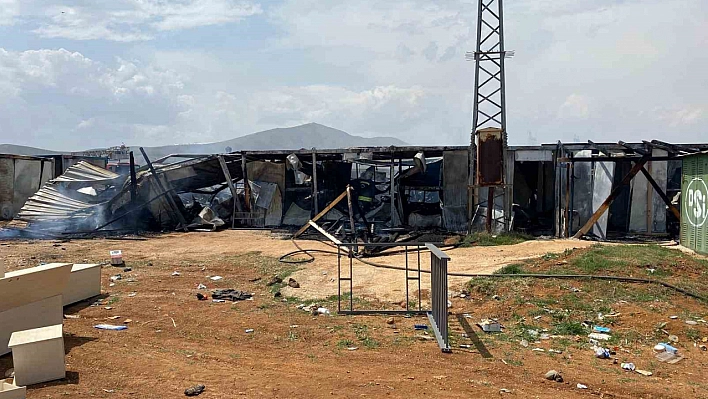 Kahramanmaraş, deprem konutu inşaatında yangın!