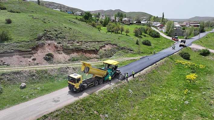 Köy yolları modernleşiyor
