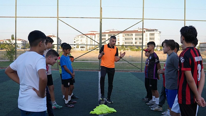 Kur'an kursları sahada yarıştı