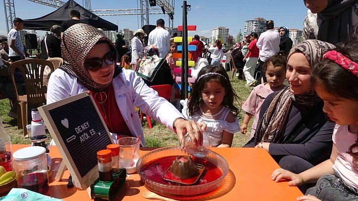 Kur'an Kursları Tanıtım Günleri'ne yoğun ilgi