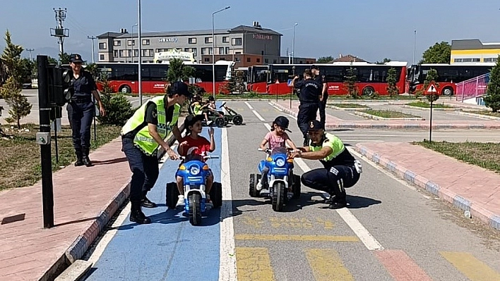 Kurallarını yerinde öğrendiler