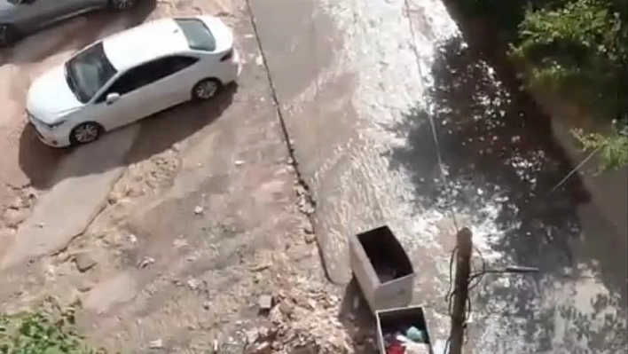 Kurtalan'da aynı noktada su borusu yeniden patladı