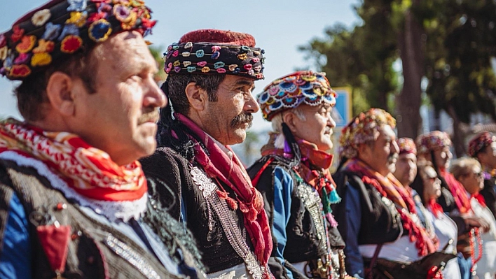 Kuşadası'nda kurtuluş günü coşkusu