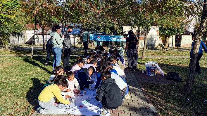 Lice'de Çocuklara Müzik ve Resim Atölyesi Etkinliği