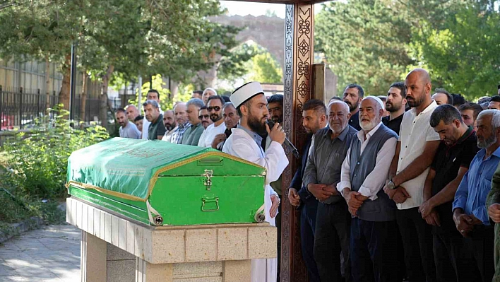 Maganda kurşunuyla hayatını kaybeden adam toprağa verildi