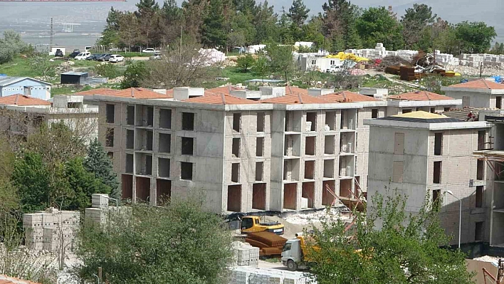 Akçadağ Başpınar'da deprem konutları yükseliyor