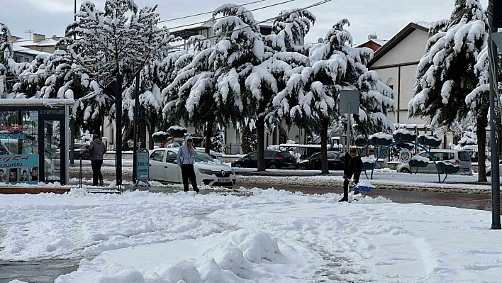 Malatya'da Çığ Tehlikesi ve Buzlanma Uyarısı: Hava -12°C'ye Kadar Düşebilir!