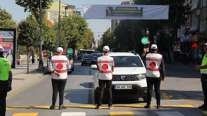 'Yaya geçidi nöbeti' etkinliği