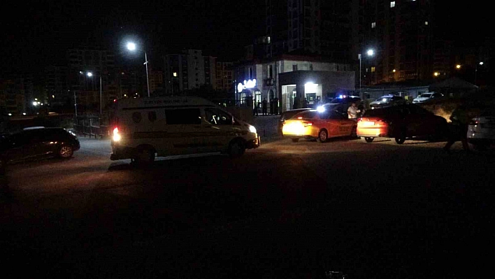Malatya'da polis merkezi önünde olay: 3 kişi yaralandı