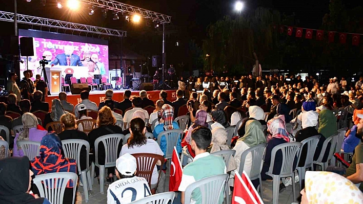 'Vatan Aşkıyla Tanklara Siper Oldular'!