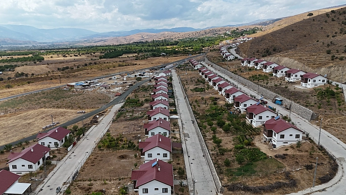 Malatya'da 2 İlçesinde 6 Ayda Villa Tipi Evler Yapıldı...