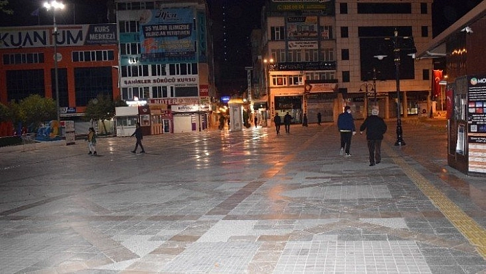 Gece yarısı sokaklar hareketlendi