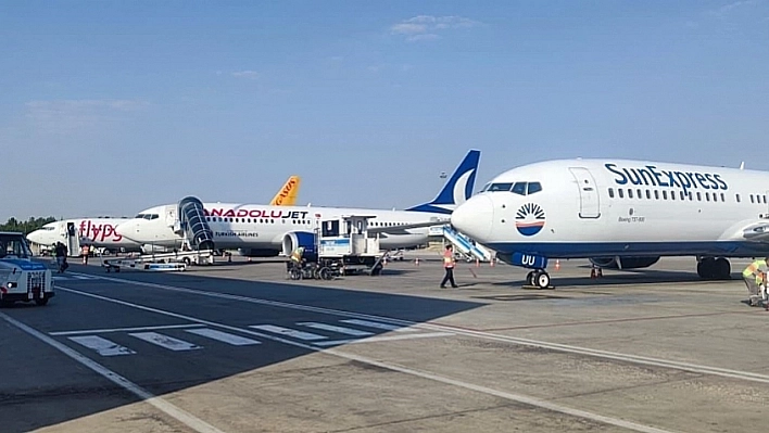 Malatya'da 480 Bin Yolcu Uçtu...